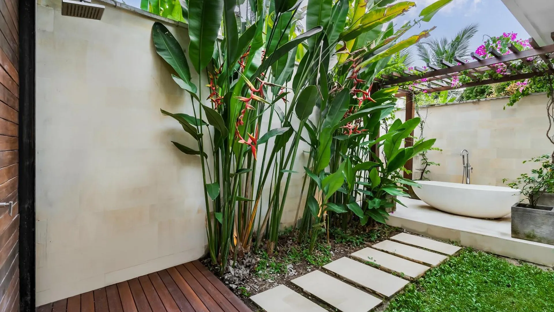 Villa Rembulan Ubud 0*,  Indonesia